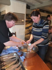Rinsing the trout after brining